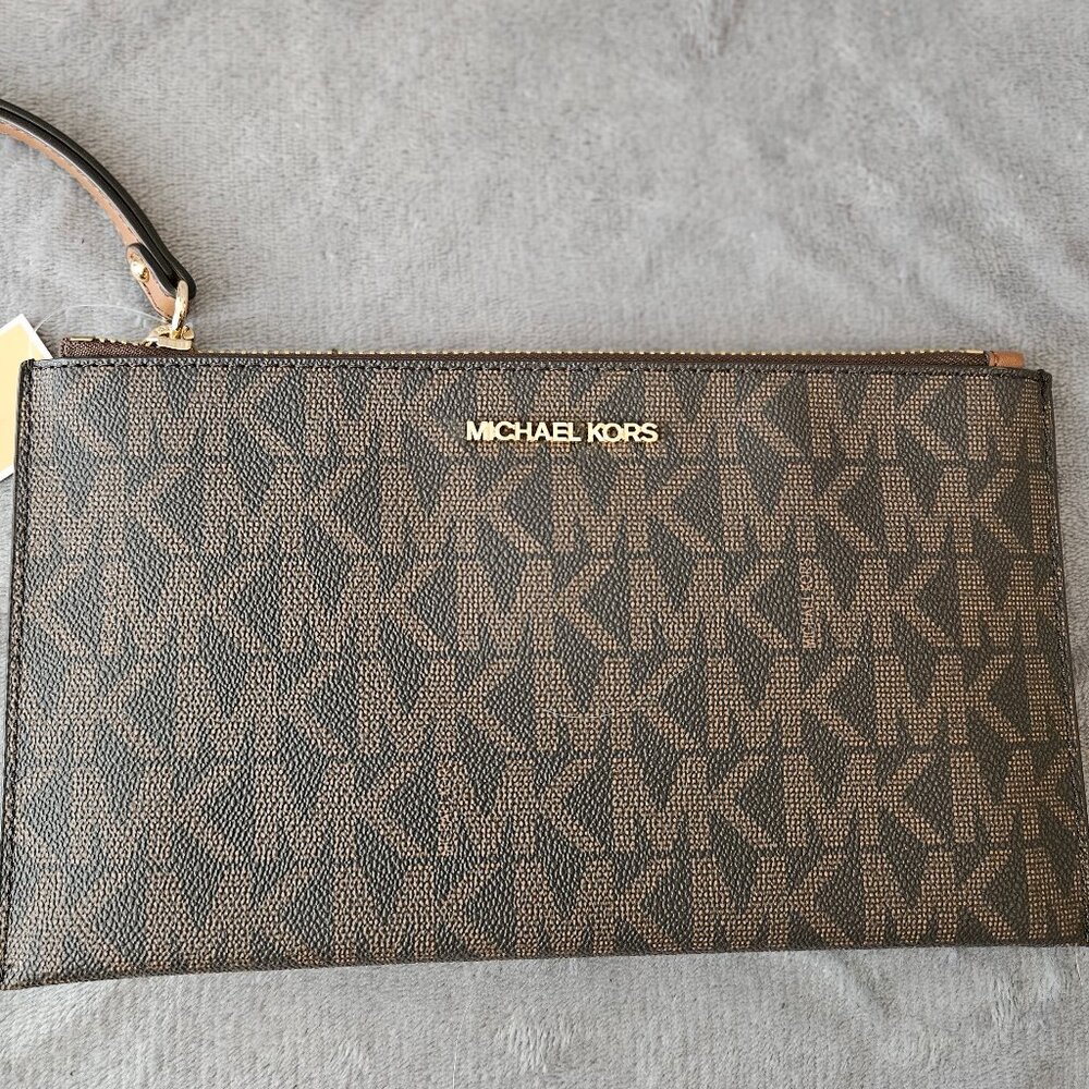 Michael Kors
LG zip clutch wrstlt